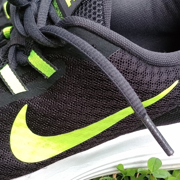 Nike Black and Neon Green Athletic Shoes - Picture 4 of 8
